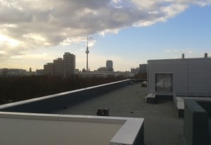 Krankenhaus Berlin, Flachdach ansicht, Sensoren, trocken